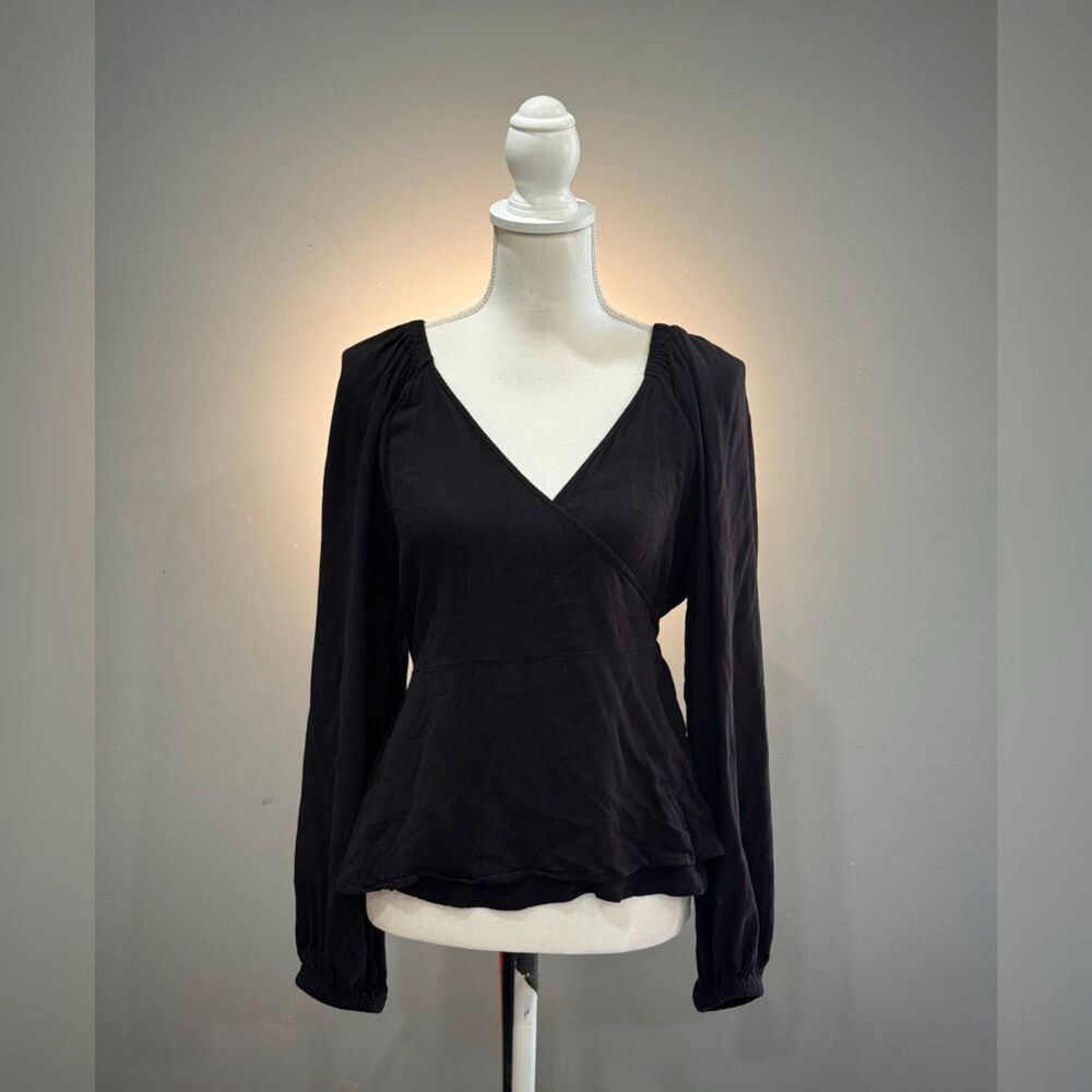 Black Old Navy Full Wrap Blouse Size M EUC